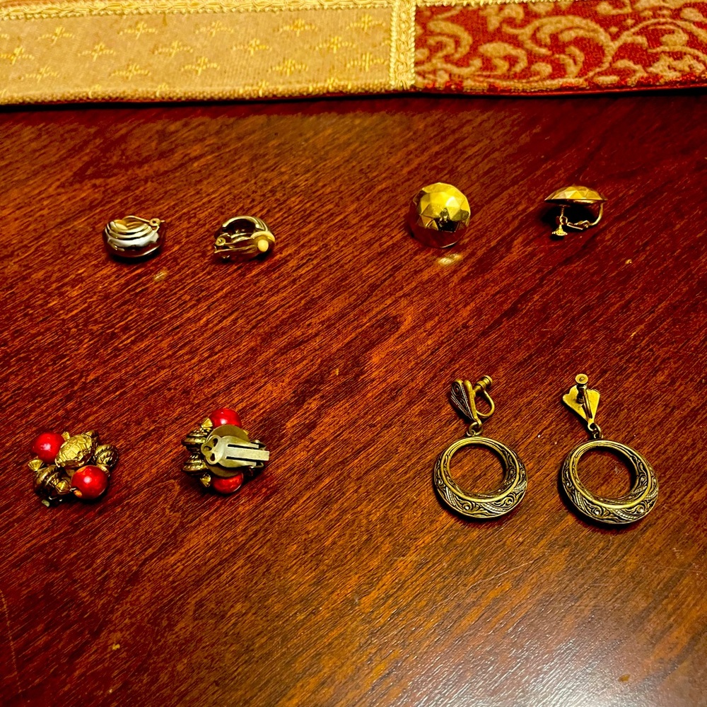 4 pair clip on earrings